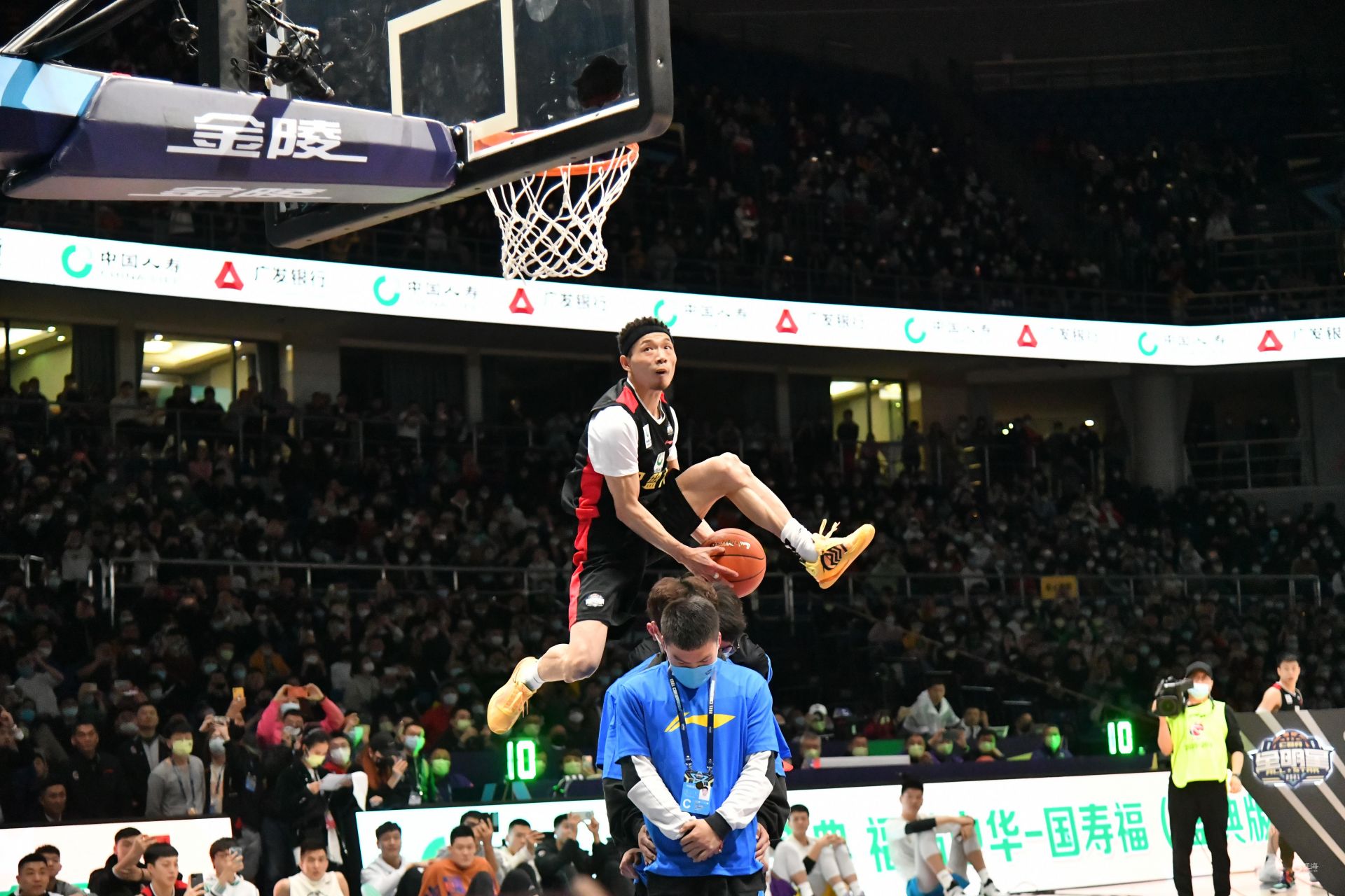 观的人流和 观的人流和